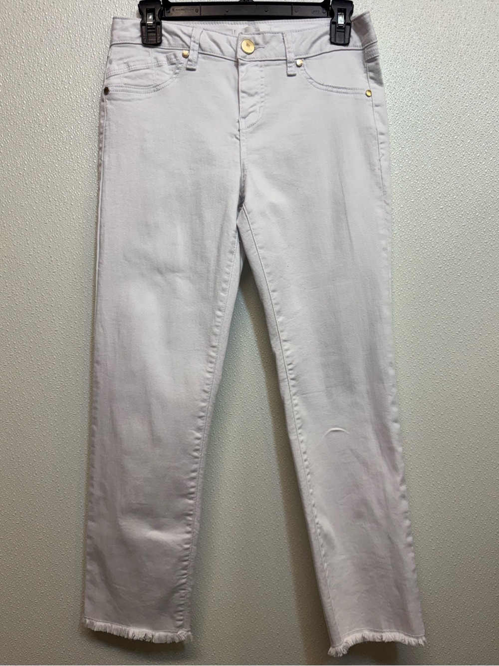 1822 Women’s White Straight-Leg Jeans with Raw Hem Sz 4 (D-49)